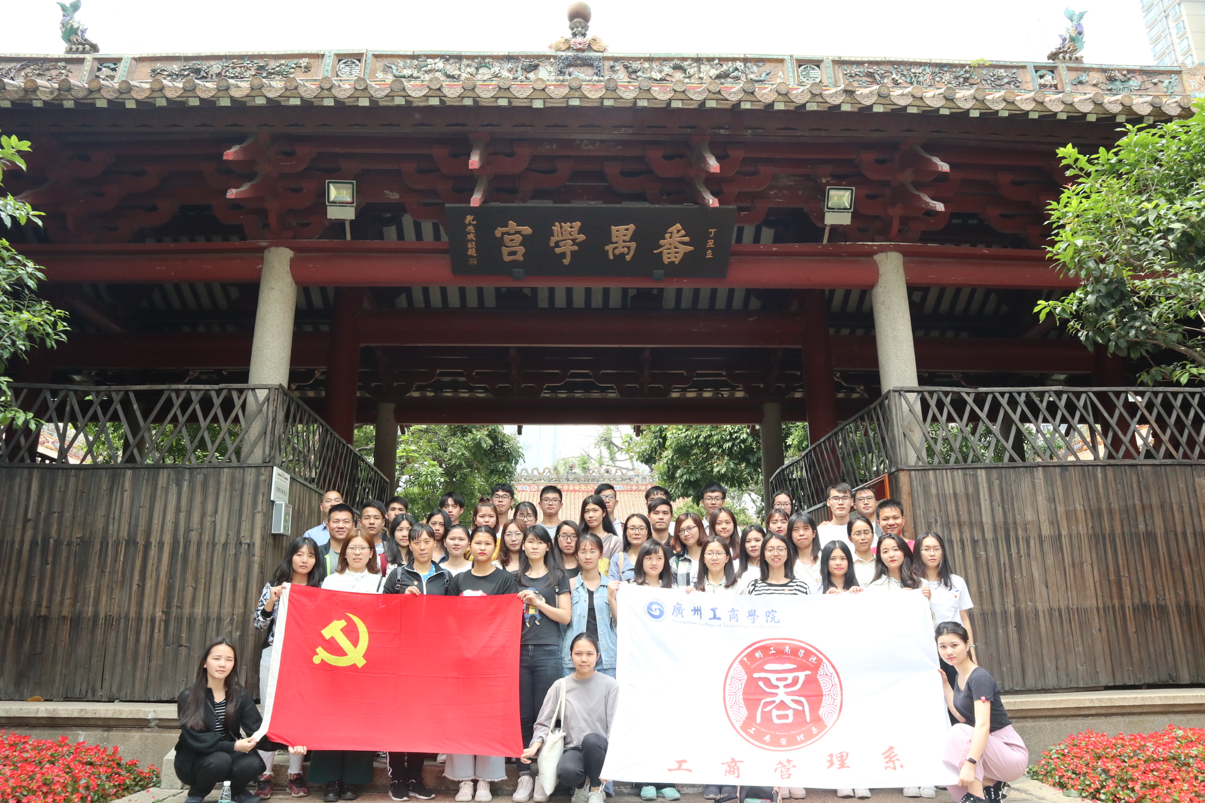 1524907183472229.jpg 追忆红色历史,弘扬爱国情怀.jpg