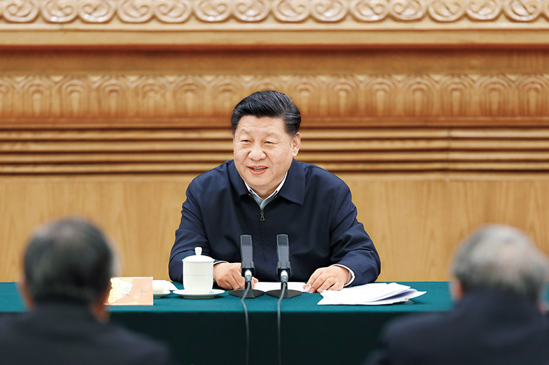2019年3月18日,中共中央总书记、国家主席、中央军委主席习近平在北京主持召开学校思想政治理论课教师座谈会并发表重要讲话。 新华社发 盛佳鹏/摄
