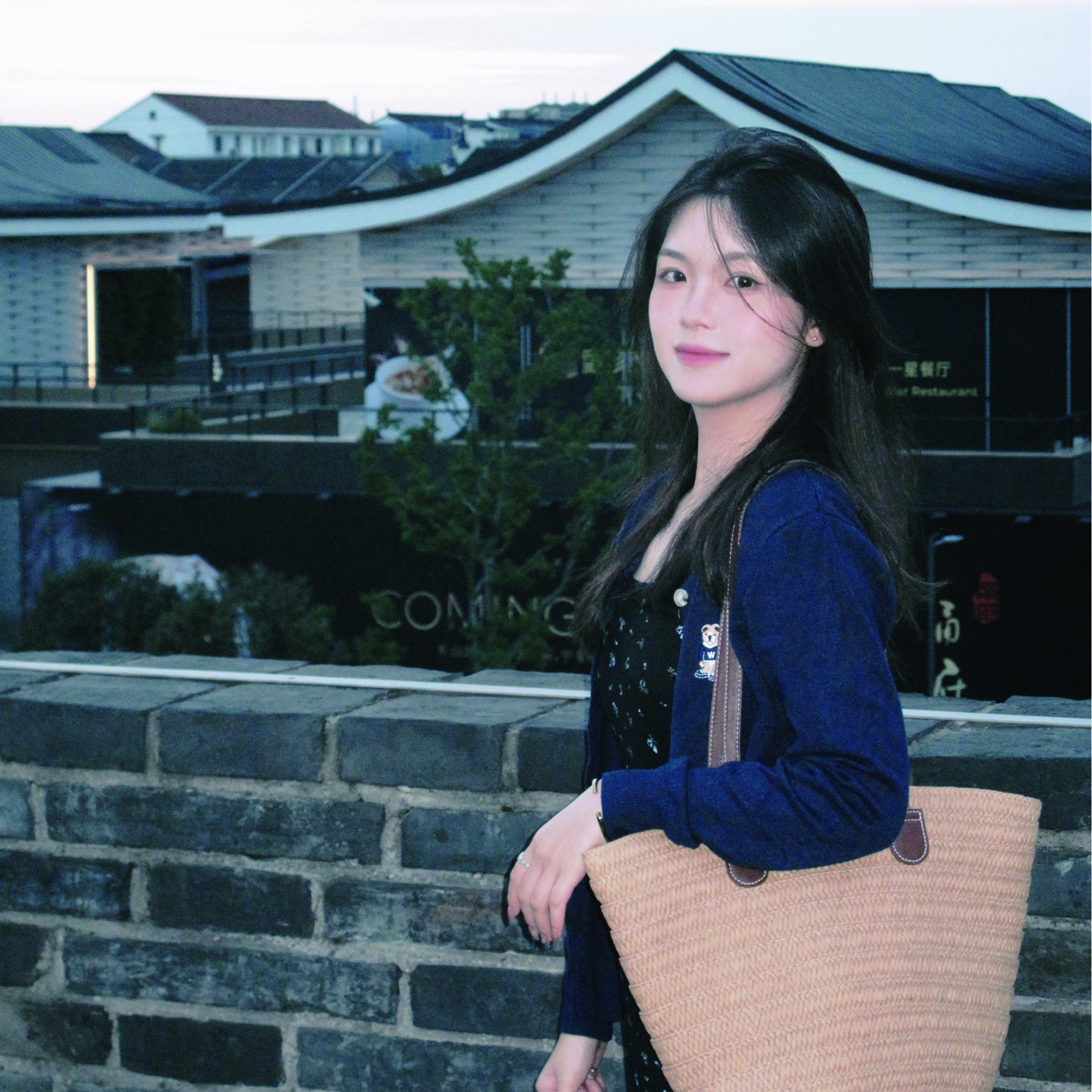 龙宝怡